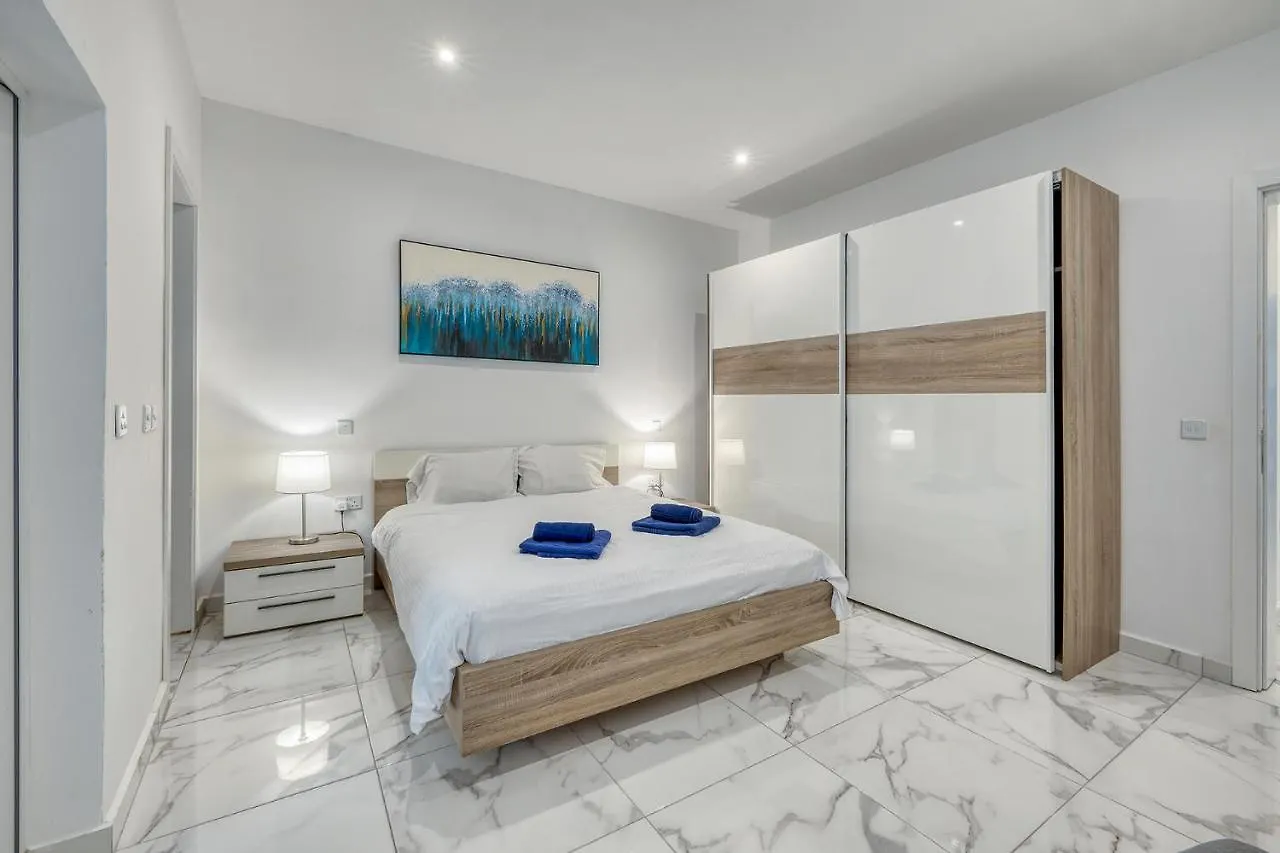 Apartment Modern 1Br Apartment, Central Location Sliema